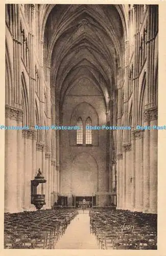 R212274 10 La Douce France Reims Marne La Cathedrale La Nef Le Choeur Yvon