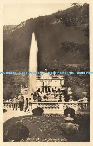 R216212 Schloss Linderhof mit Springbrunnen W Pfingstl