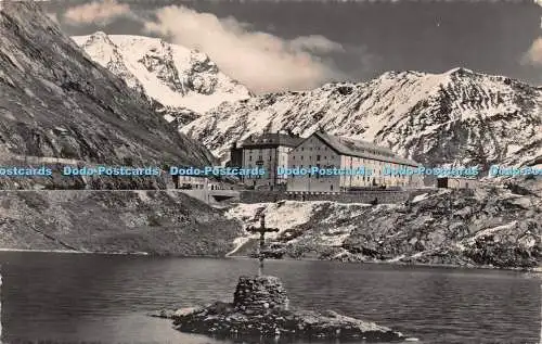 R218387 Lac et Hospice du Gd St Bernard 2472 m et le Velan D Darbellay Martigny