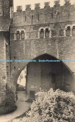 R217009 Gand Chateau des Comtes de Flandre LArc en Tiers point de la Galerie ouv