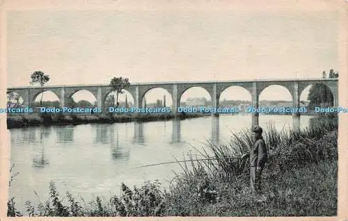 R220464 Sable sur Sarthe Viaduc et bords de la Sarthe J Malicot Sable