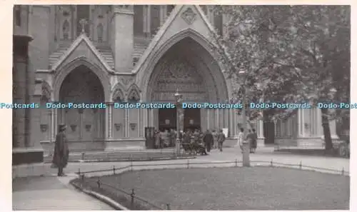 R221041 Unbekannter Ort Menschen alte Fotografie Postkarte