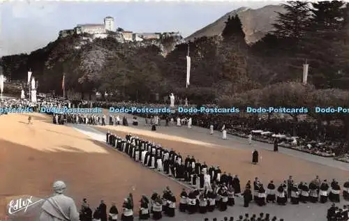 R225757 Lourdes Lo Procession Et La Benediction Des Malades Edlux No 230