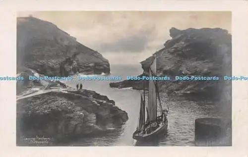 R224523 Leaving Harbour Boscastle Chic Serie Charles Worcester