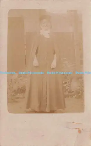 R228477 Frau alte Fotopostkarte