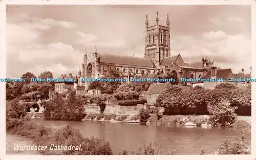 R236963 Worcester Cathedral 3586 Precision RP English Series