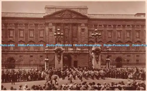 R242807 Wechselwache Buckingham Palace London RP