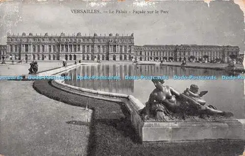 R242994 Versailles Le Palais Facade sur le Parc