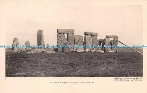 R246571 Stonehenge Blick auf antike Denkmäler Abteilung Vandyck Printers Ltd H