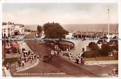 R250337 Clacton an Seepromenade und Pavillon Postkarte