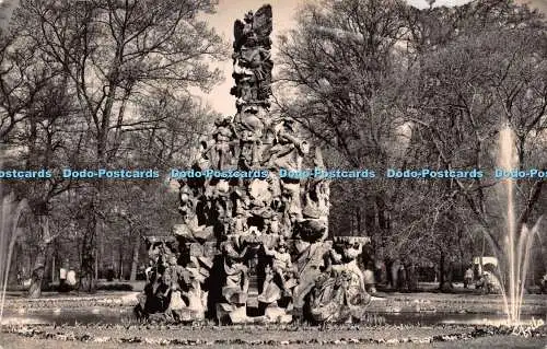 R245699 Universitätsstadt Erlangen Hugenottenbrunnen im Schlossgorten Fritz Laut