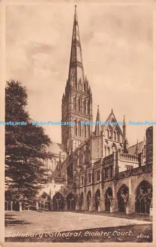 R250533 Cloister Court Salisbury Cathedral F Frith