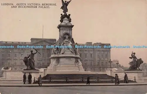 R247557 London Queen Victoria Memorial and Buckingham Palace King Edwards fine m