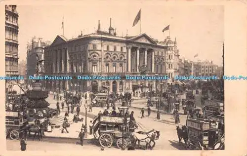 R256984 Piccadilly Circus um 1895 Zeitgenössische Fotografie Gartensitz Omnibusse an