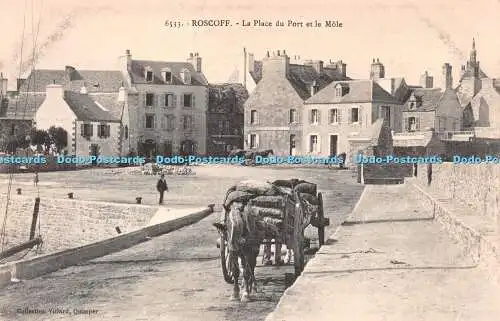 R260585 Roscoff La Place Du Port Et Le Mole Collection Villard Quimper