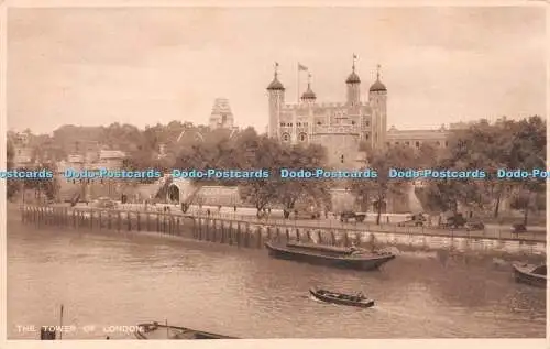 R255997 The Tower of London