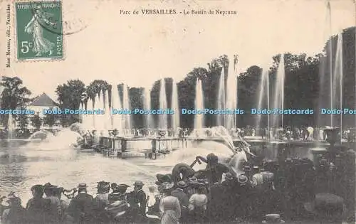 R271885 Mme Moreau Parc de Versailles Le Bassin de Neptune 1908