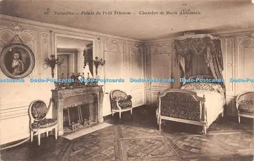 R274818 92 Versailles Palais du Petit Trianon Chambre de Marie Antoinette A Bour