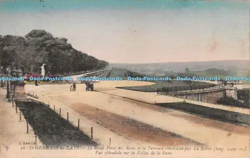 R275841 LAbeille 50 St Germain en Laye Le Rond Point des Roses et la Terrasse co