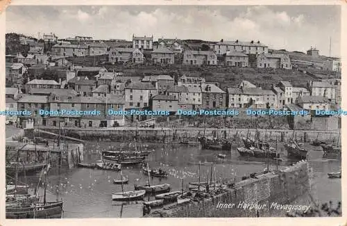 R280618 Inner Harbour Mevagissey No 8109