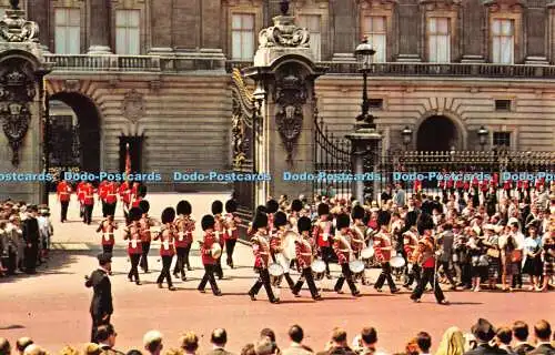 R292201 London Buckingham Palace The Queen Guard