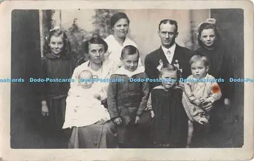 R294923 Familienfoto Mann Frau Kinder