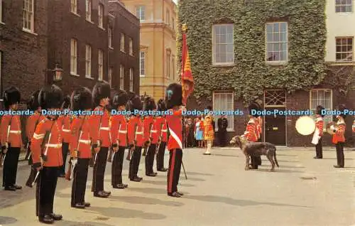 R297259 St James Detachment of the Queens Guard Irish Guard London PT8014