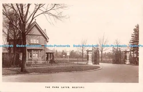 R298795 The Park Gates Bedford Stiefel Cash Chemists RP