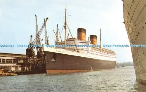 R297573 The Queen Elizabeth At Southampton Docks No 2793