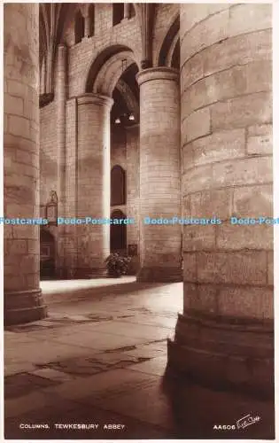 R300432 Tewkesbury Abbey Columns Walter Scott Echtfoto