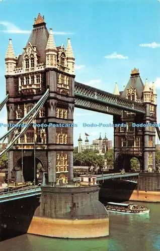 R300673 London Der Tower und die Tower Bridge Postkarte