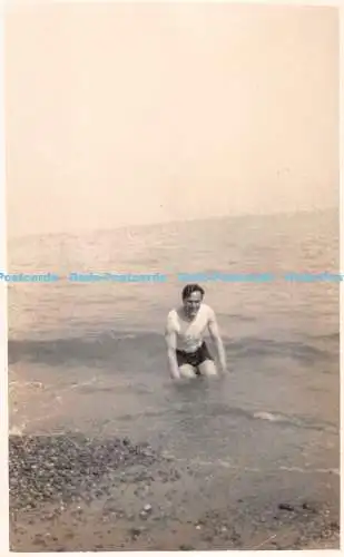 R304321 Mann Meer alte Fotografie Postkarte