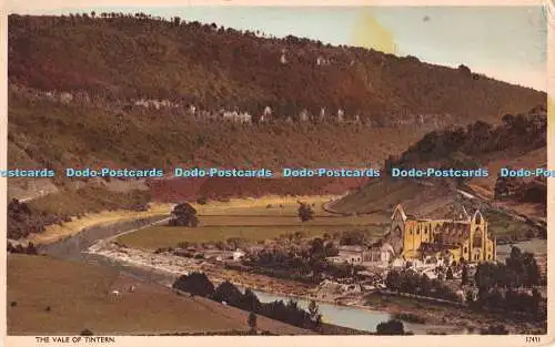 R303153 The Vale Of Tintern 17431 Postkarte