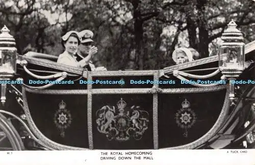 R306578 The Royal Homecoming Driving Down the Mall Tuck Echtfoto