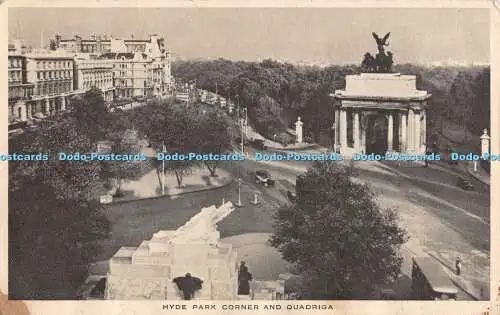 R304998 Hyde Park Corner and Quadriga Tuck Gravure Postcard London No 14E 1945