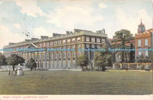 R309357 East Front Hampton Court Postkarte 1906