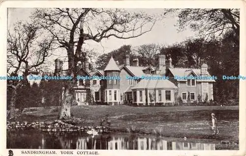 R313062 Sandringham York Cottage Raphael Tuck and Sons Glosso Postkarte Serie 55