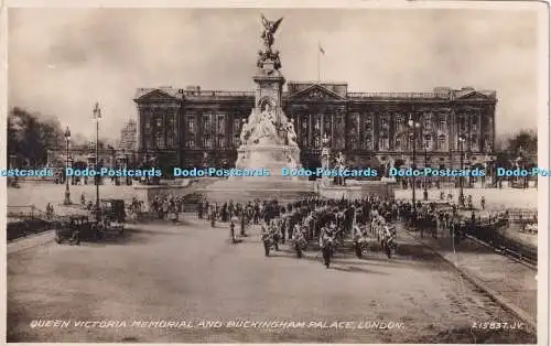 R319774 London Queen Victoria Memorial and Buckingham Palace Valentine J V 1933