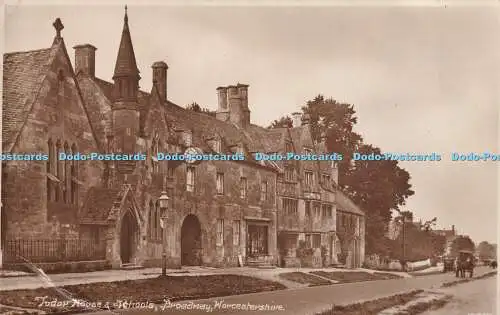 R320115 Tudor House and Schools Broadway Worcestershire Verlag Green Broadway