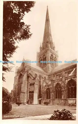 R324149 Chichester Cathedral aus N W 11 RP Postkarte