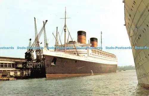 R326364 The Queen Elizabeth at Southampton Docks