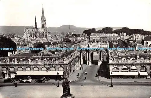 R327086 Nancy M et M Place Stanislas vue de l Hotel de Ville Globe RP