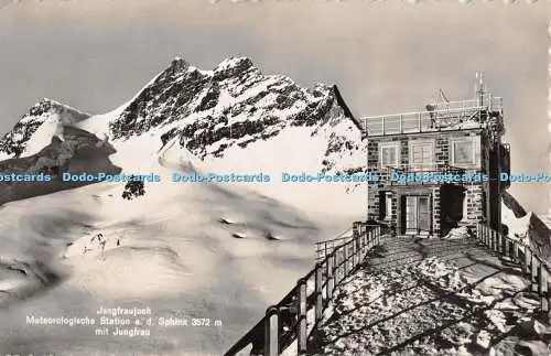 R327141 Wetterstation Jungfraujoch und Sphinx 3572 m mit Jungfrau Foto