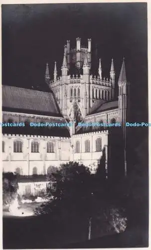 R325445 Ely Kathedrale mit Turm Postkarte