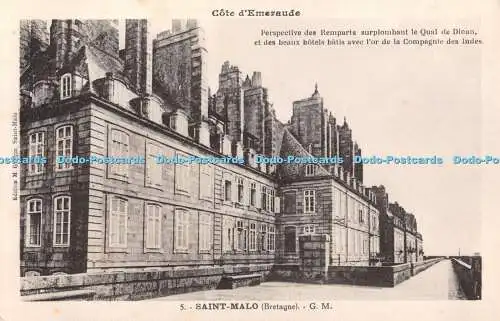 R325987 Cote d Emeraude Saint Malo Bretagne Perspective des Remparts surplombant