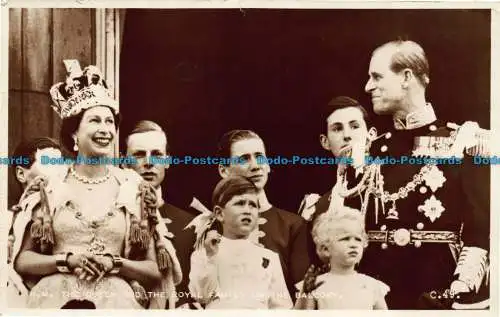 R106582 H. M. Die Königin und die königliche Familie auf dem Balkon. Valentinstag. RP. 1953