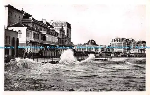 R329596 Cote D Emeraude Dinard La Plage par Tempete Mesny RP