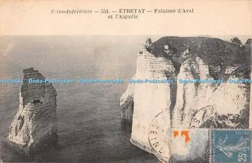 R329721 Scine Inferieure Etretat Falaises d Aval et l Aiguille