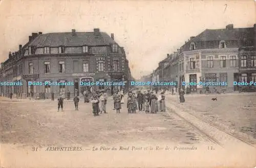 R329781 Armentieres La Place du Rond Point el la Rue des Promenades LL 31 Levy F