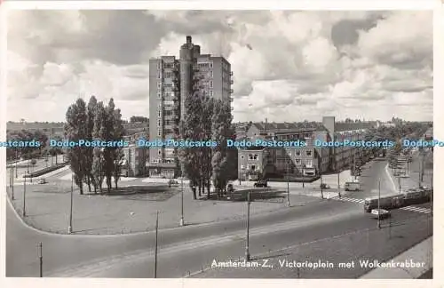 R3344855 Amsterdam Z Victorieplein met Wolkenkrabber Rembrandt No 81 1954